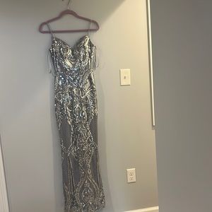 Amelia Couture style no. 62079114 (size 2) silver detailed prom dress